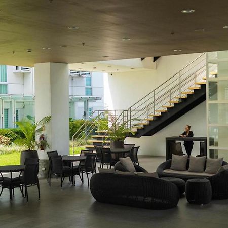 Abreeza Studio Suite 2321 - Pool, Wifi, City View, Washer, Ac, Netflix, Mall Davao Bagian luar foto