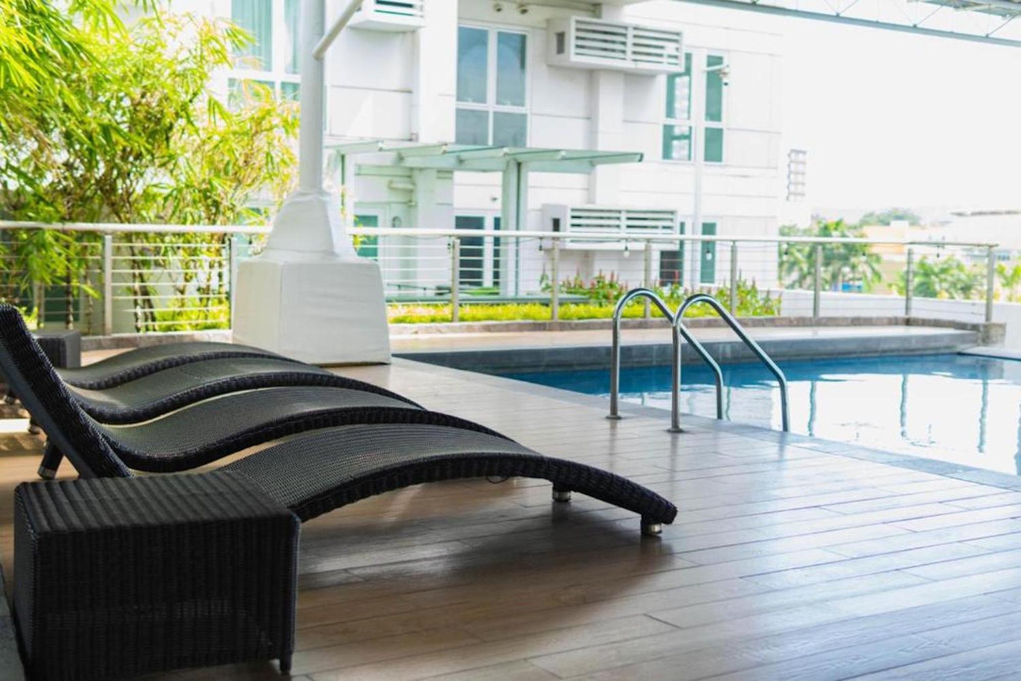 Abreeza Studio Suite 2321 - Pool, Wifi, City View, Washer, Ac, Netflix, Mall Davao Bagian luar foto